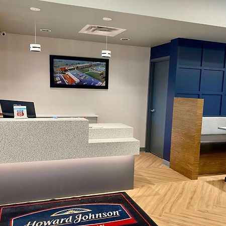 Howard Johnson By Wyndham Winnipeg West Buitenkant foto