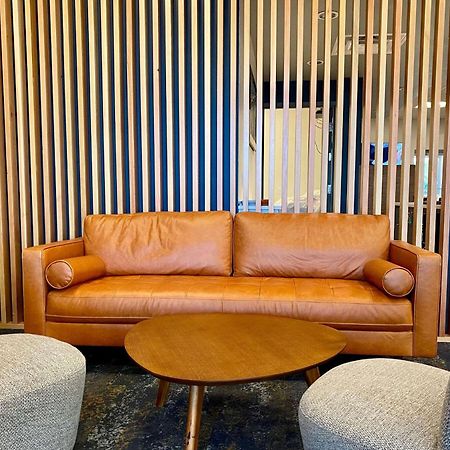 Howard Johnson By Wyndham Winnipeg West Buitenkant foto