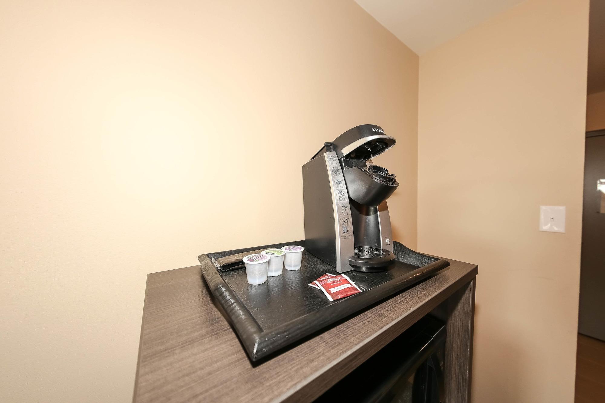 Howard Johnson By Wyndham Winnipeg West Buitenkant foto