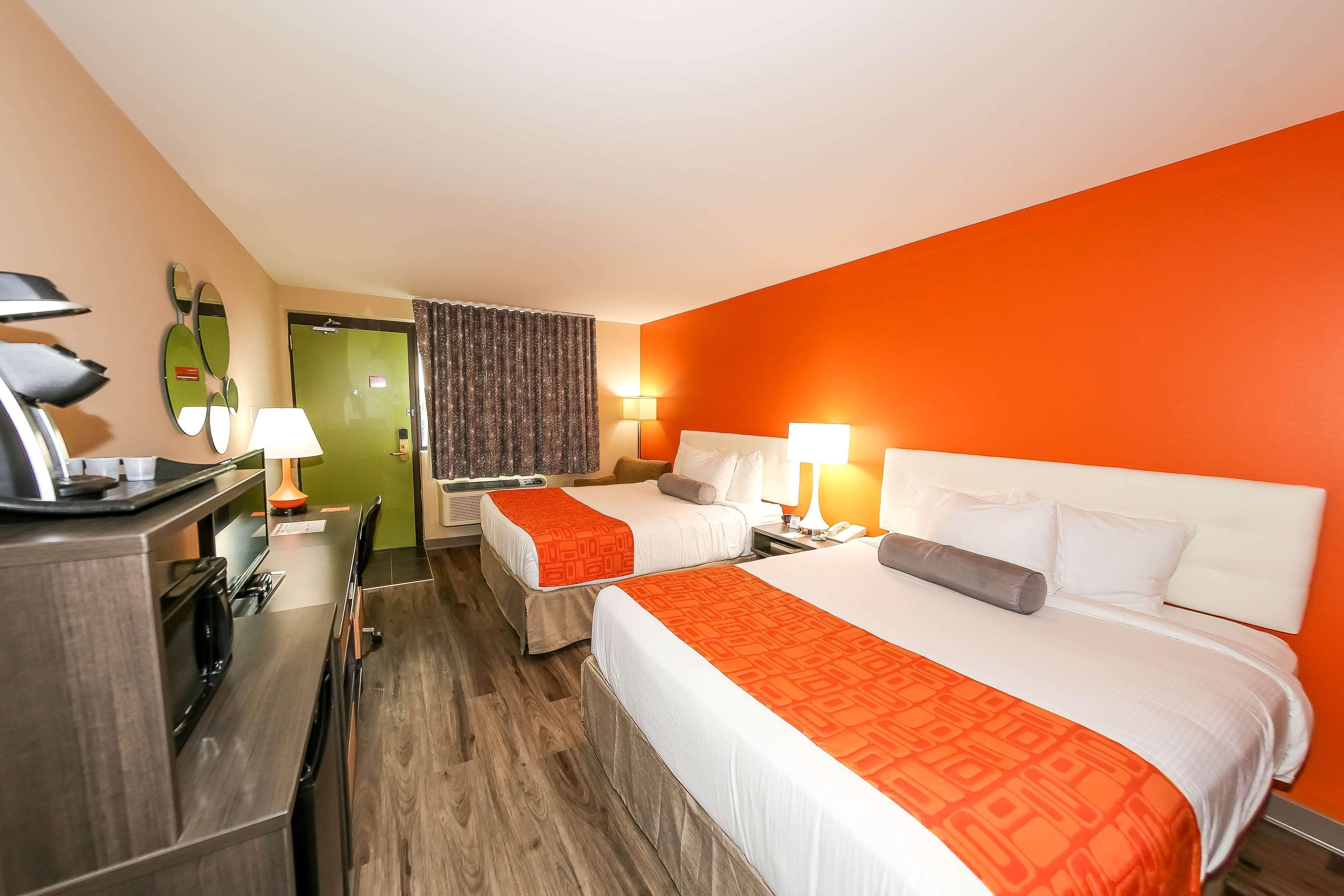 Howard Johnson By Wyndham Winnipeg West Buitenkant foto
