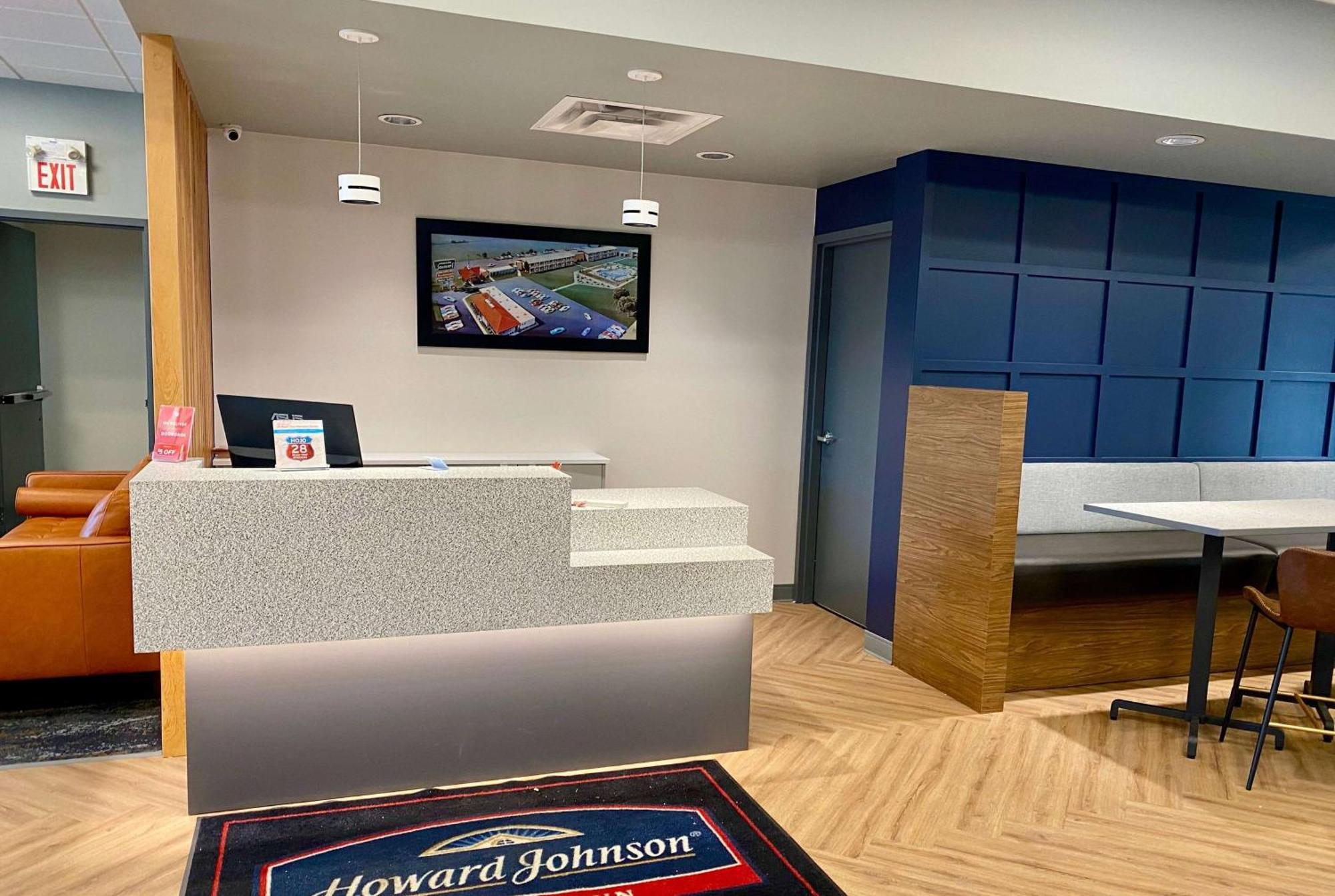 Howard Johnson By Wyndham Winnipeg West Buitenkant foto