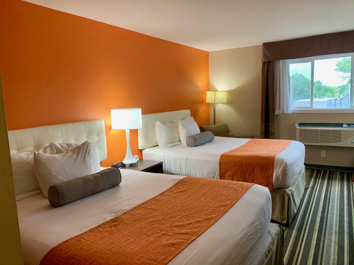 Howard Johnson By Wyndham Winnipeg West Buitenkant foto