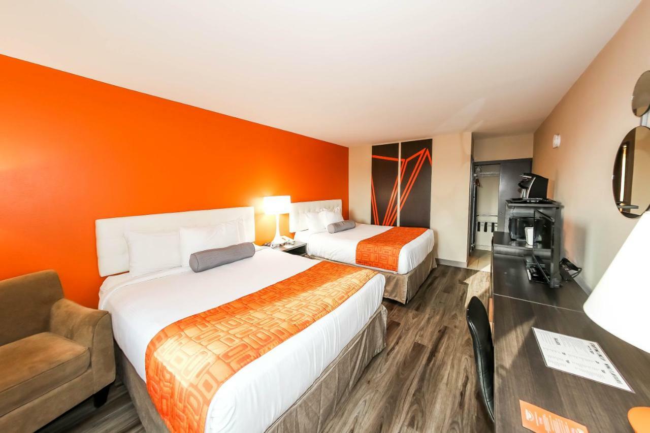 Howard Johnson By Wyndham Winnipeg West Buitenkant foto